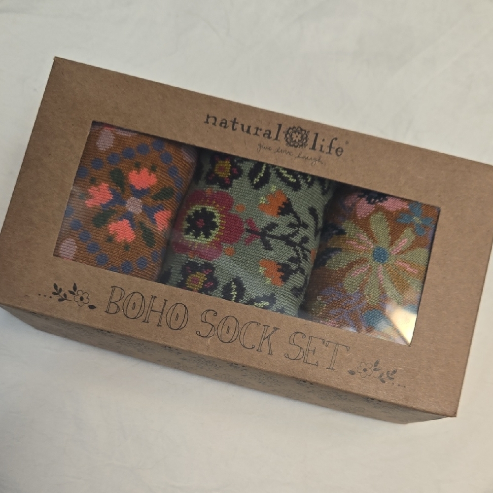 NIB Natural Life BOHO Floral Sock Set